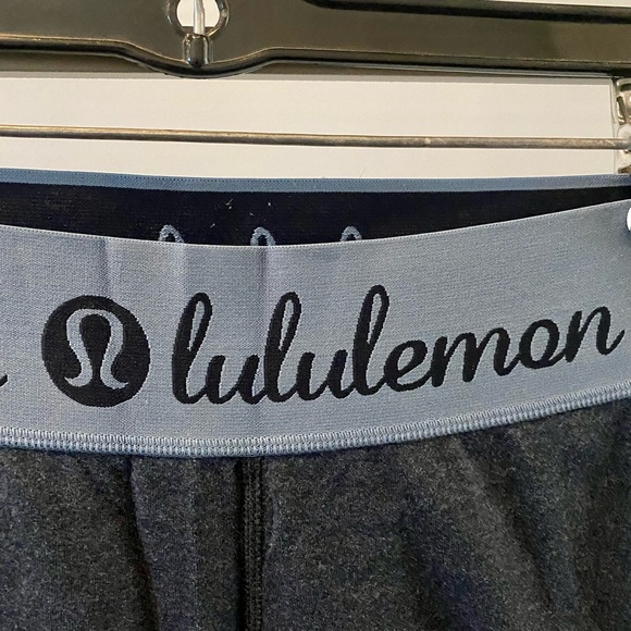 Lululemon Women's Discontinued Cropped Leggings - Picture 2 of 4
